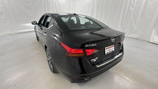 Super Black 2020 Nissan Altima 2.5 SL