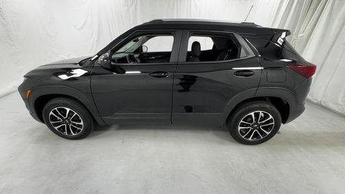 Mosaic Black Metallic 2025 Chevrolet Trailblazer LT