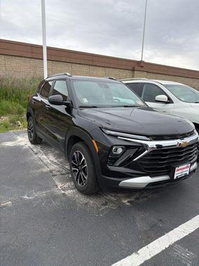 Mosaic Black Metallic 2025 Chevrolet Trailblazer LT