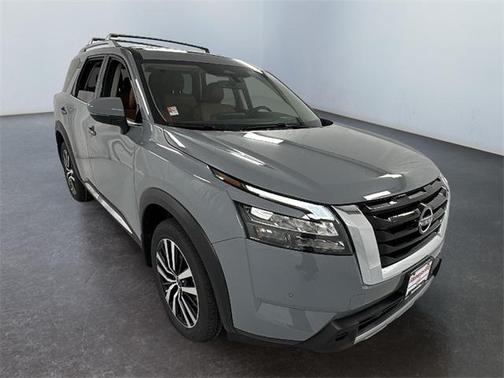 2025 Nissan Pathfinder Platinum 4WD