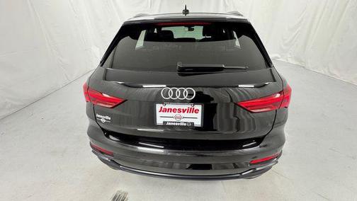 Mythos Black Metallic 2020 Audi Q3 45 S line Premium