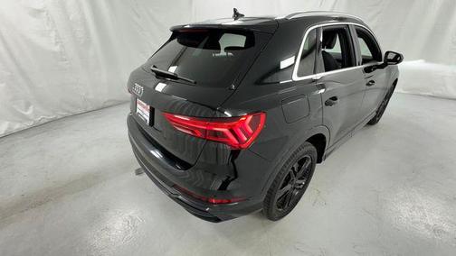Mythos Black Metallic 2020 Audi Q3 45 S line Premium