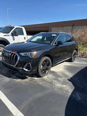 Mythos Black Metallic 2020 Audi Q3 45 S line Premium