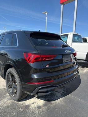 Mythos Black Metallic 2020 Audi Q3 45 S line Premium