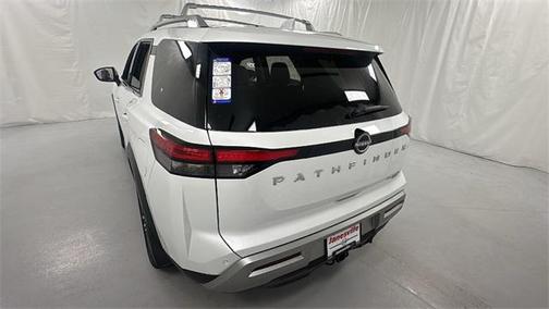 2025 Nissan Pathfinder Platinum 4WD