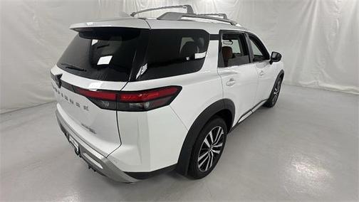 2025 Nissan Pathfinder Platinum 4WD