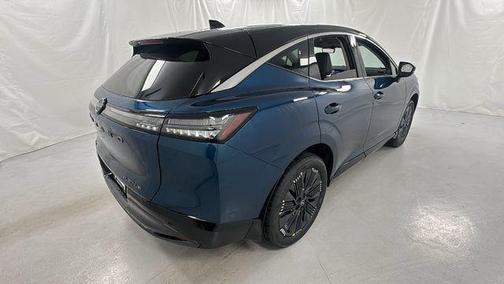 Aurora Blue Pearl Metallic/Super Black 2026 Nissan Murano Platinum