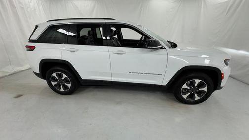 Bright White Clearcoat 2024 Jeep Grand Cherokee 4xe Base