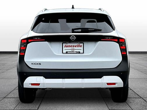 Fresh Powder 2026 Nissan Kicks SV