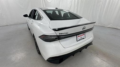 Aspen White Tricoat 2026 Nissan Sentra SR