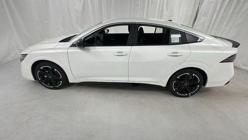 Aspen White Tricoat 2026 Nissan Sentra SR