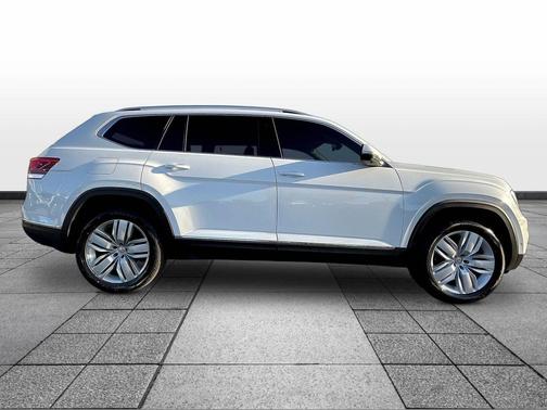 Pure White 2018 Volkswagen Atlas 3.6L SEL Premium