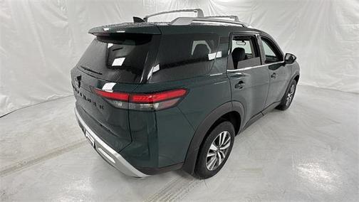 2025 Nissan Pathfinder SL 4WD