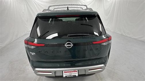 2025 Nissan Pathfinder SL 4WD