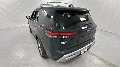 2025 Nissan Pathfinder SL 4WD