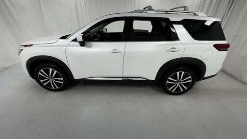 Everest White Pearl Tricoat 2025 Nissan Pathfinder Platinum 4WD