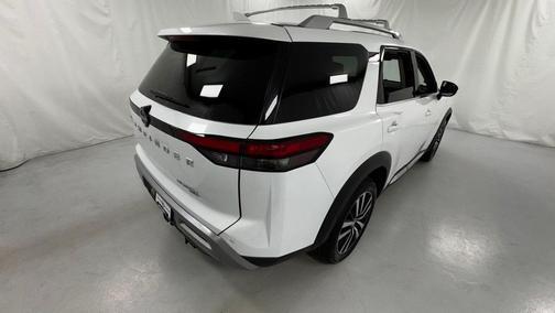 Everest White Pearl Tricoat 2025 Nissan Pathfinder Platinum 4WD