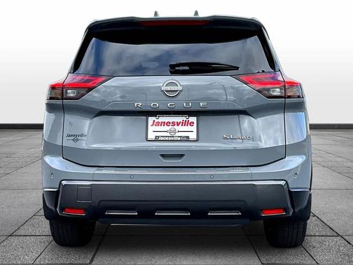 Boulder Gray Pearl 2025 Nissan Rogue SL