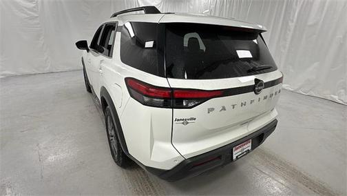 2025 Nissan Pathfinder SV 4WD