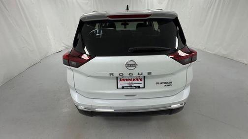 Everest White Pearl Tricoat 2026 Nissan Rogue Platinum