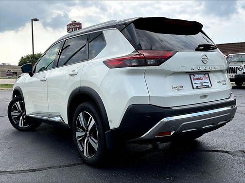 Pearl White Tricoat/Super Black 2021 Nissan Rogue Platinum