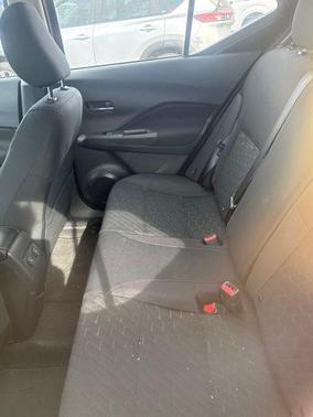 Monarch Orange Metallic/Super Black 2024 Nissan Kicks SV