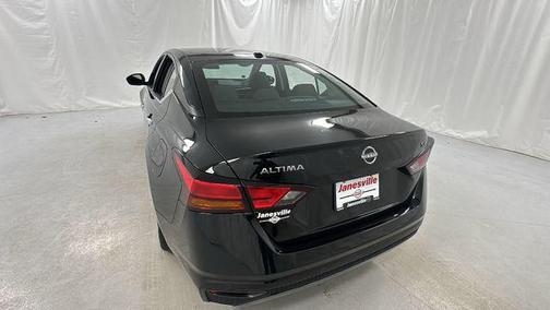 Super Black 2024 Nissan Altima 2.5 SV