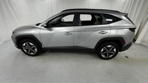 Shimmering Silver 2025 Hyundai TUCSON SEL