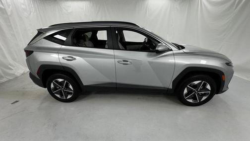 Shimmering Silver 2025 Hyundai TUCSON SEL