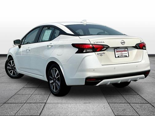 Aspen White Tricoat 2024 Nissan Versa 1.6 SV