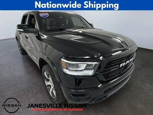 Diamond Black Crystal Pearlcoat 2022 RAM 1500 Laramie