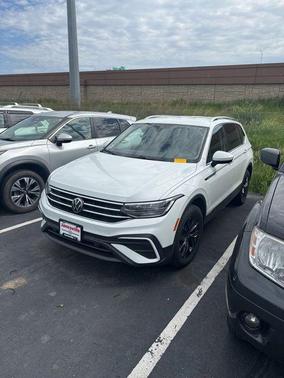 Pyrite Silver Metallic 2024 Volkswagen Tiguan 2.0T SE 4MOTION