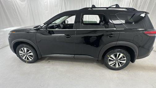 Super Black 2026 Nissan Pathfinder SL