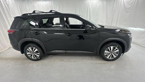 Super Black 2026 Nissan Pathfinder SL