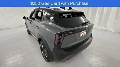 Gun Metallic/Super Black 2026 Nissan Kicks SR