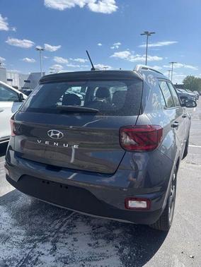 Ecotronic Gray 2025 Hyundai VENUE SEL