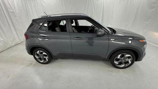 Ecotronic Gray 2025 Hyundai VENUE SEL