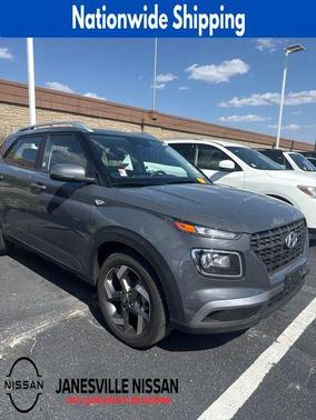 Ecotronic Gray 2025 Hyundai VENUE SEL