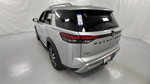2025 Nissan Pathfinder Platinum 4WD