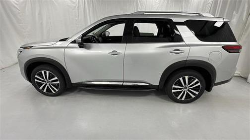 2025 Nissan Pathfinder Platinum 4WD