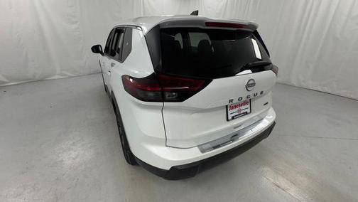 Everest White Pearl Tricoat 2026 Nissan Rogue SV