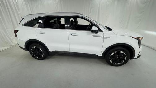 Glacial White Pearl 2024 Kia Sorento S