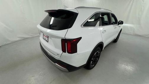 Glacial White Pearl 2024 Kia Sorento S