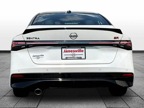 Aspen White Tricoat/Super Black 2026 Nissan Sentra SR