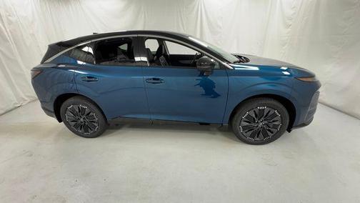 Aurora Blue Pearl Metallic/Super Black 2026 Nissan Murano Platinum