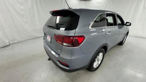Everlasting Silver 2020 Kia Sorento LX
