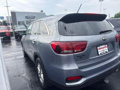 Everlasting Silver 2020 Kia Sorento LX