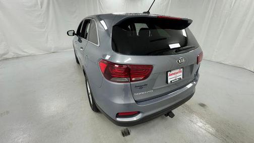 Everlasting Silver 2020 Kia Sorento LX
