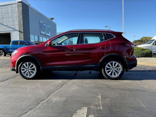 Scarlet Ember Pearl Metallic 2022 Nissan Rogue Sport SV