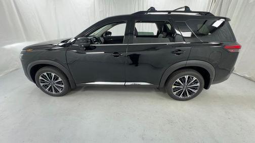 Super Black 2026 Nissan Pathfinder Platinum